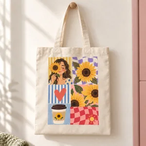 Tote bag de algodón con collage de una chica con un girasol, flores amarillas, corazón, café y sol.