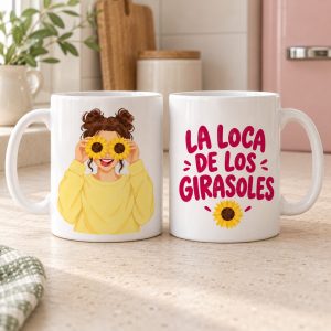 Taza La loca de los girasoles. Una chica con gafas de girasol y el mensaje «La loca de los girasoles» comparten protagonismo.
